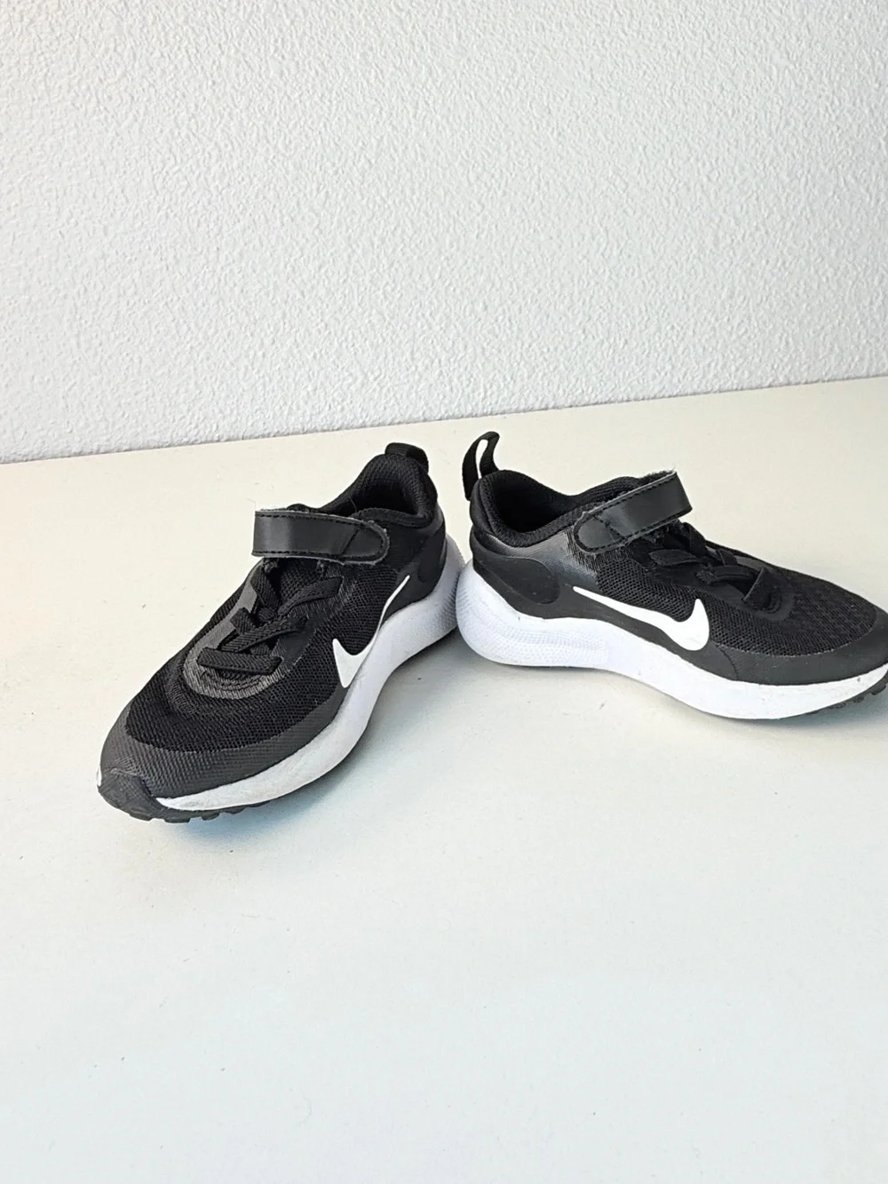 Nike Toddler Running Sneakers Black White Velcro Shoes Size 8C